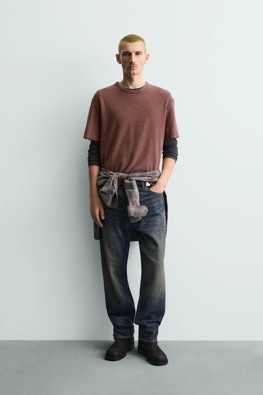 Футболка из трикотажа с эффектом потёртости