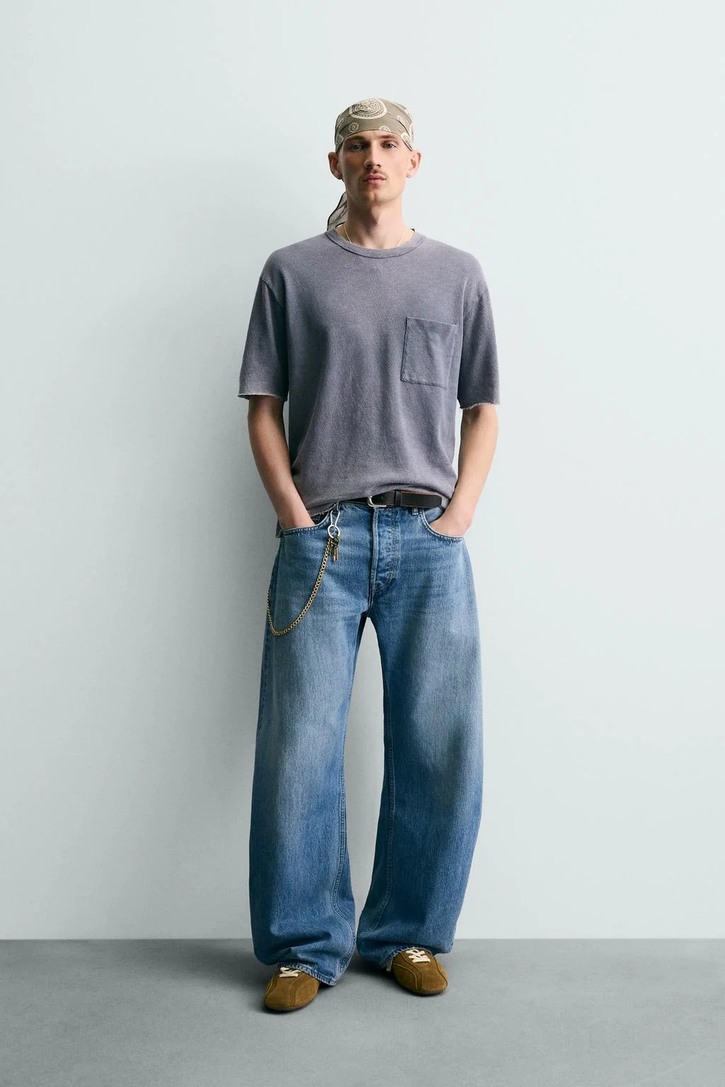 Футболка из трикотажа свободного кроя с эффектом потёртости