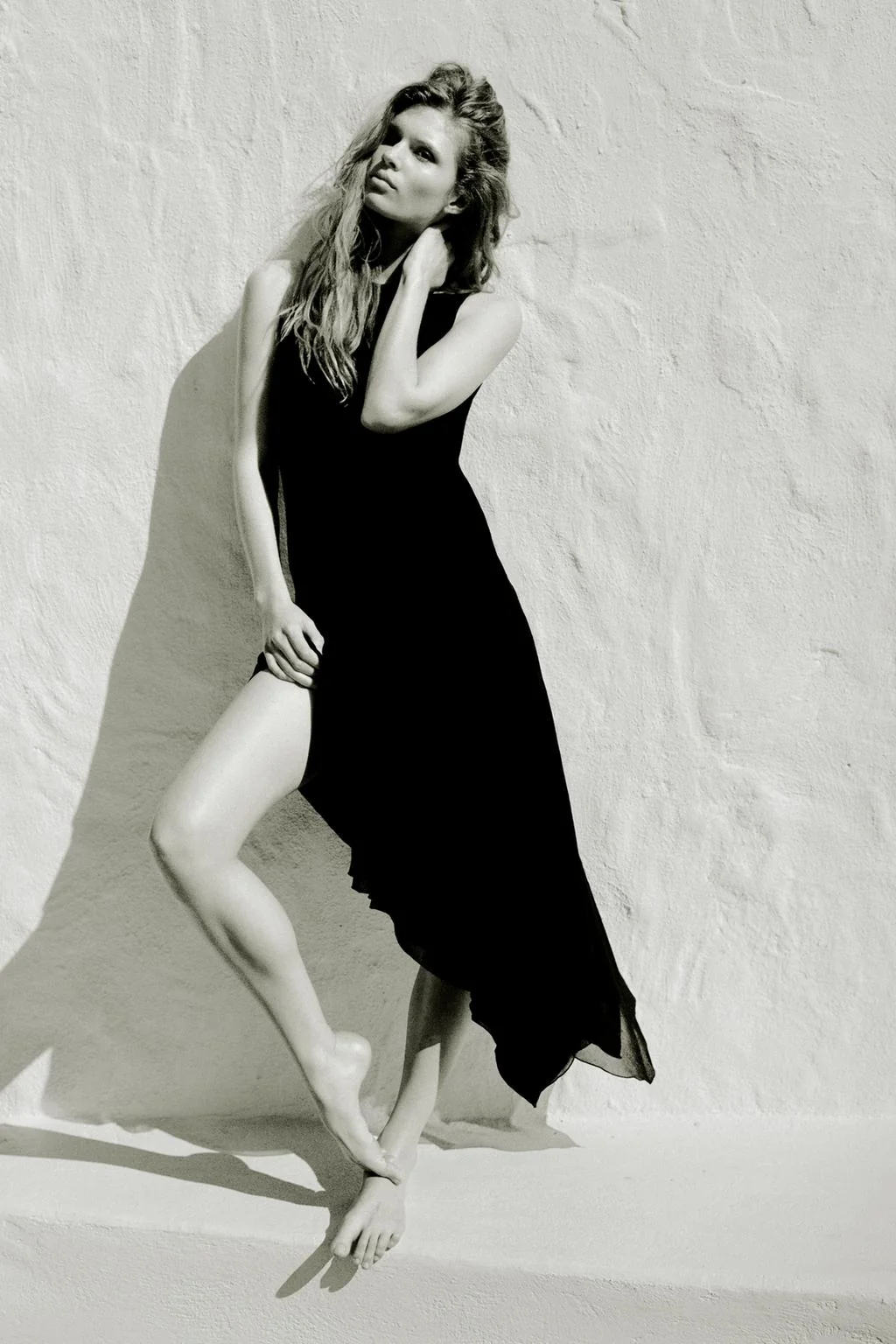 Асимметричное платье миди