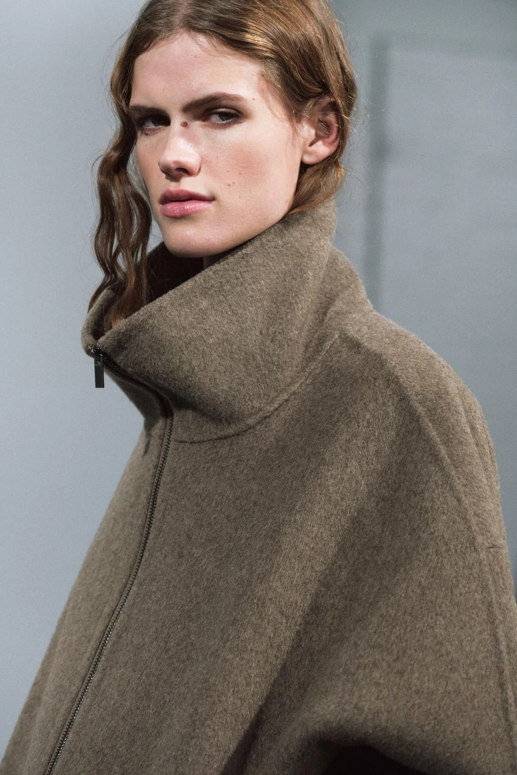 Короткое пальто из шерстяной смесовой ткани ZW COLLECTION