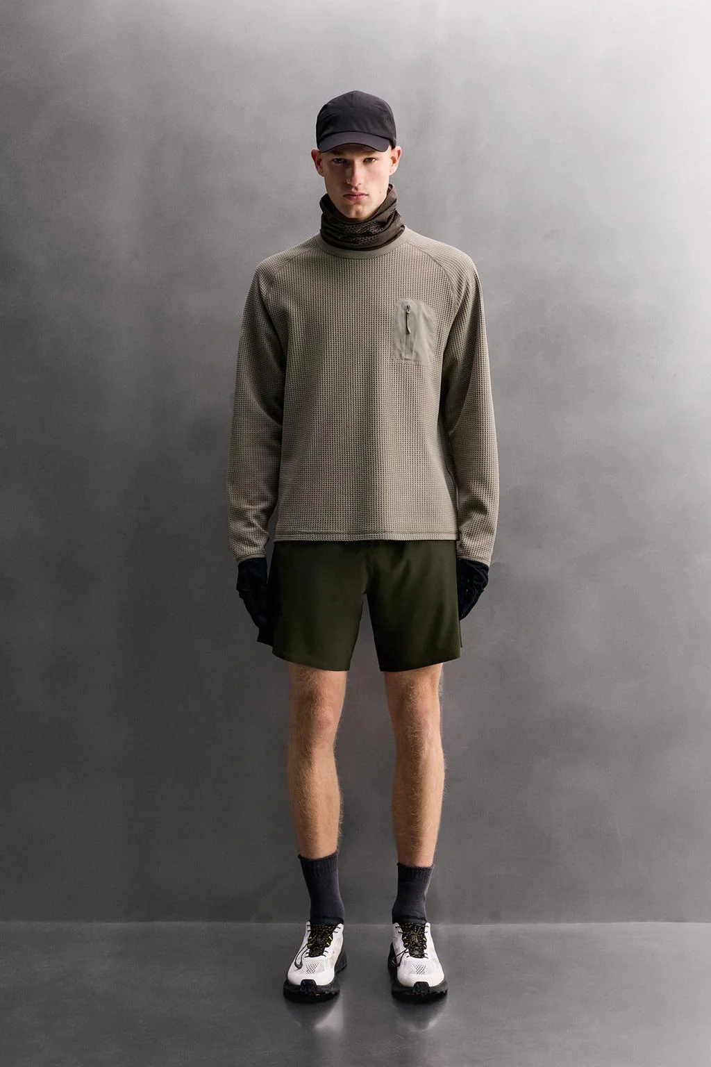 Футболка вафельной текстуры с карманом — С длинным рукавом