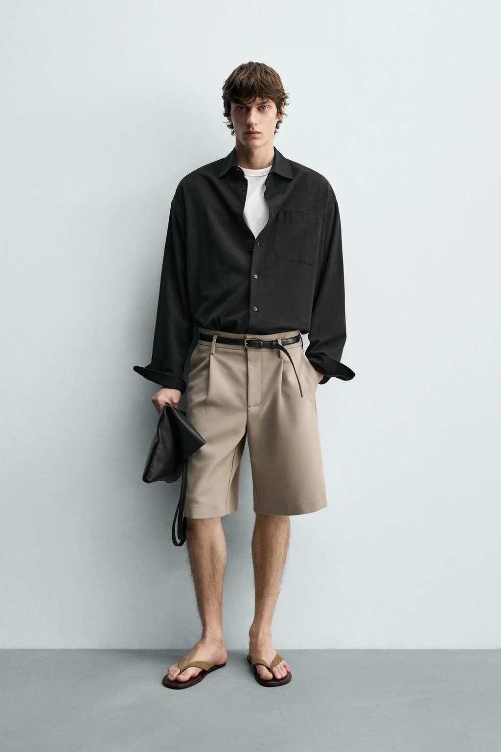 Шорты-бермуды свободного кроя со складками — Шорты