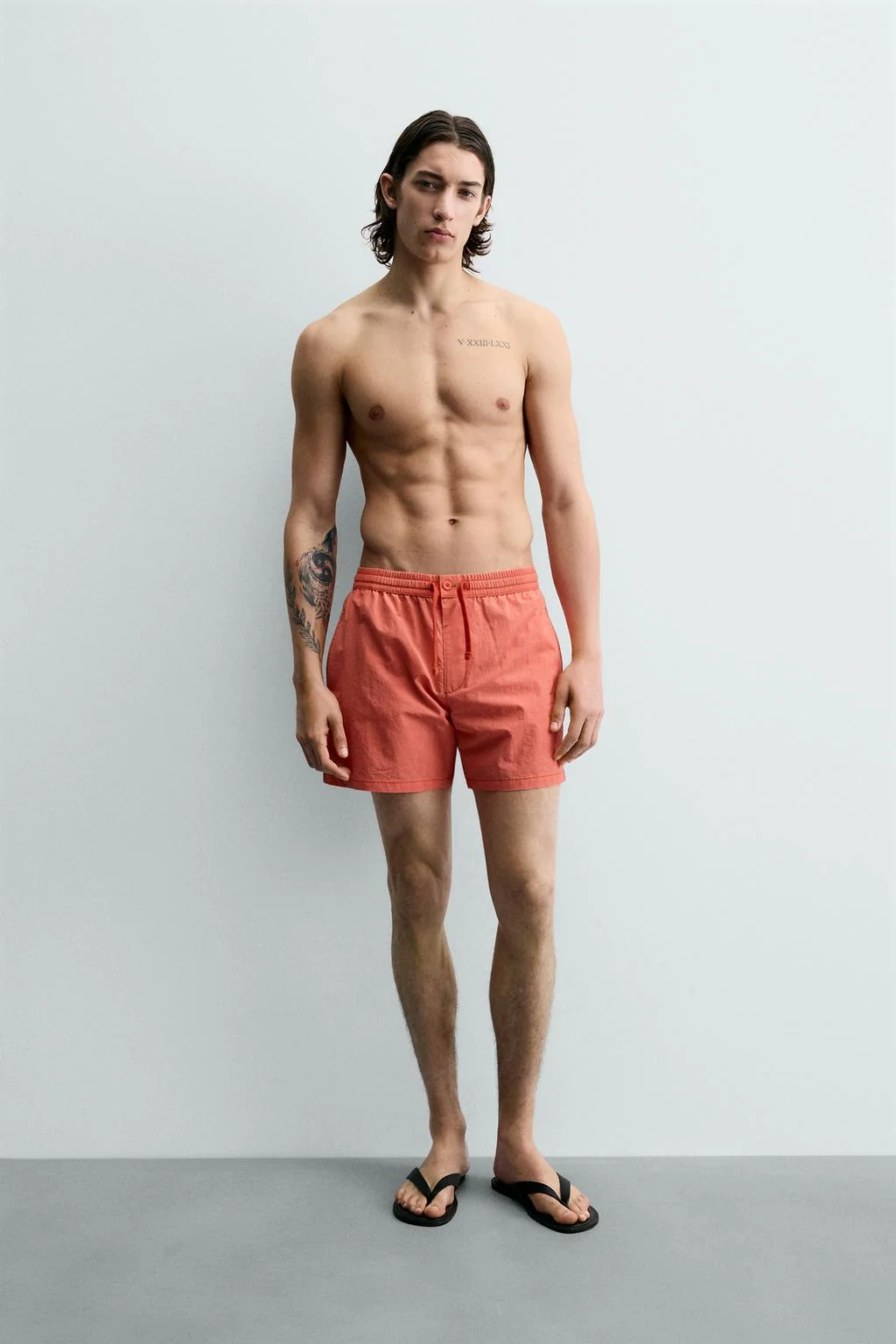 Шорты для плавания средней длины с текстурой — Купальники и пляжная одежда