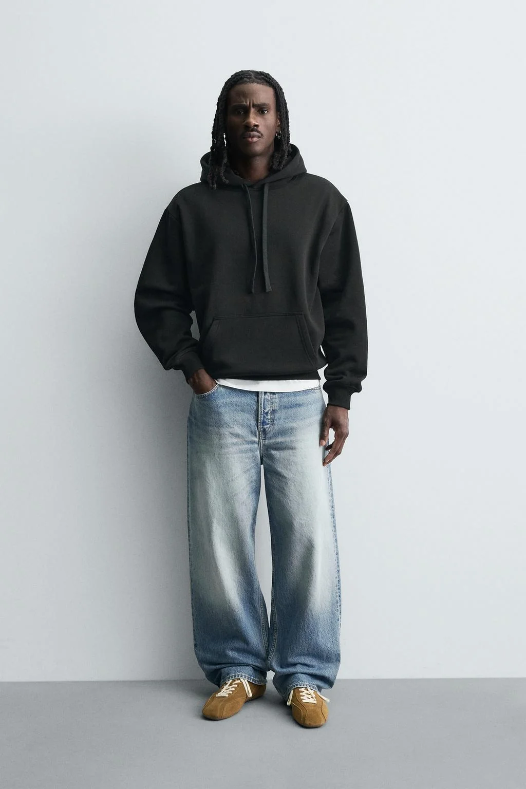 Худи базовый из плотной ткани