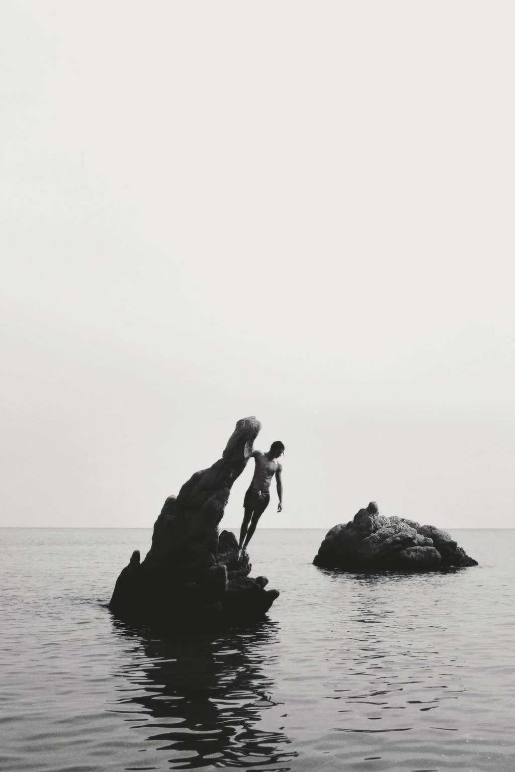 Шорты для плавания средней длины с кулиской — Купальники и пляжная одежда