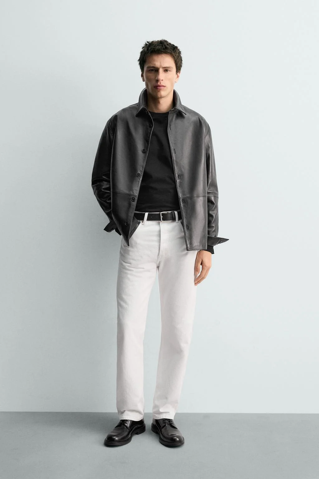 Прямые джинсы с укороченной штаниной