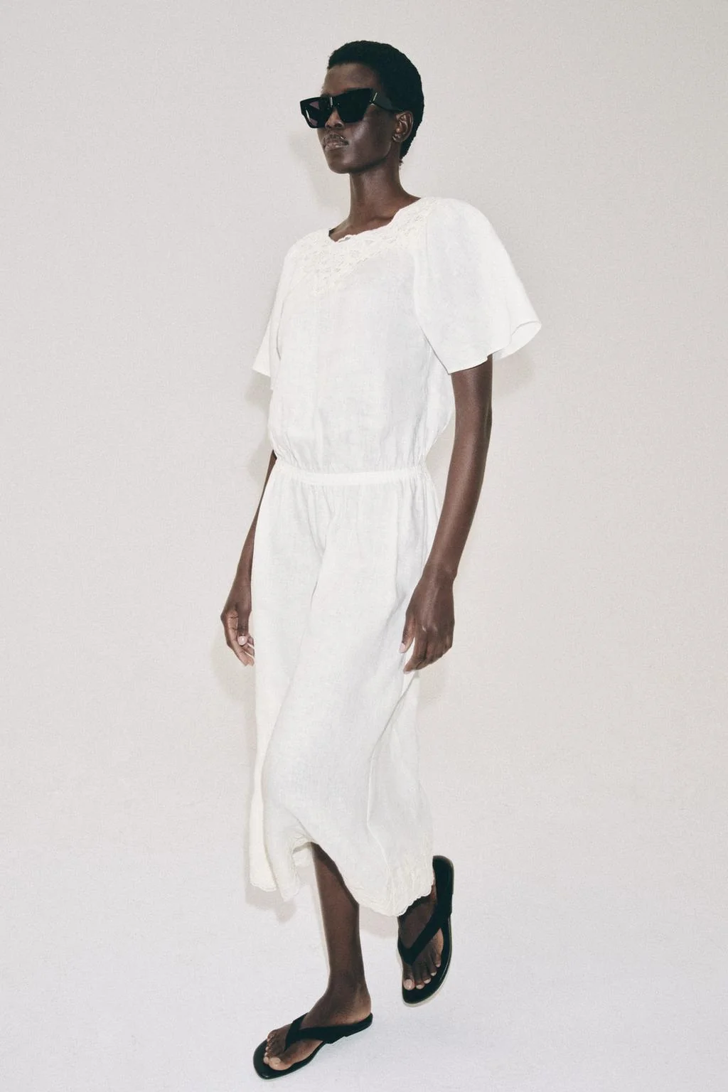 Платье из льна с кружевной вязкой, коллекция ZW — Платья