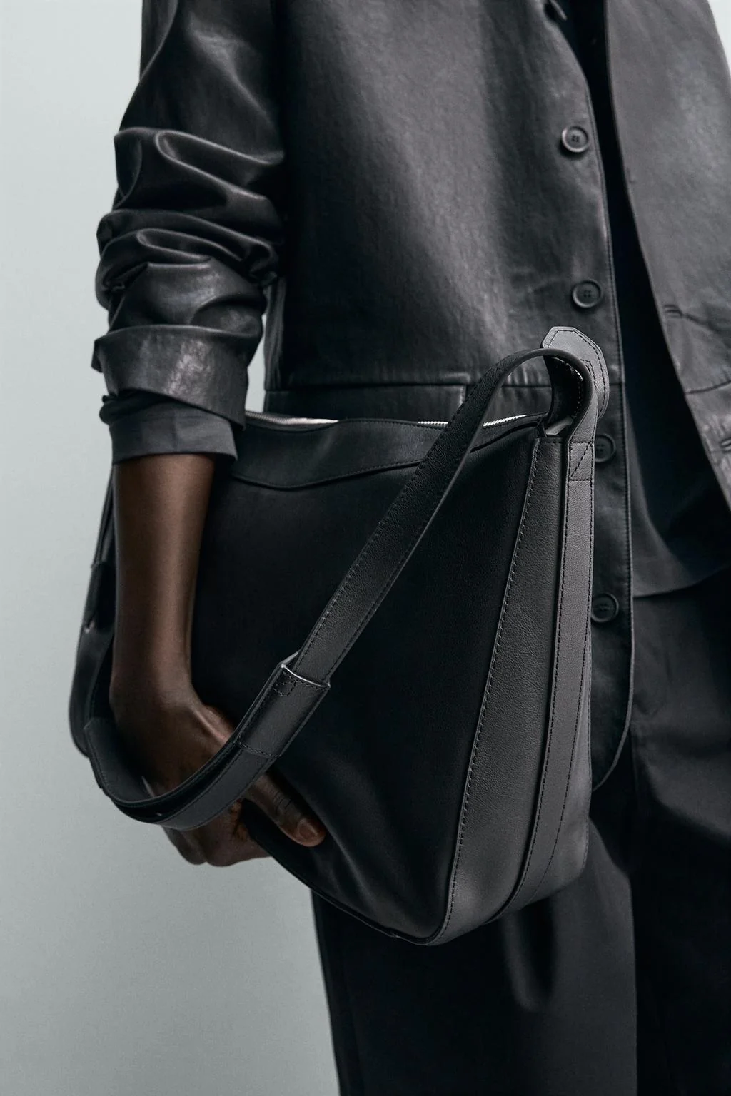 Кожаная сумка через плечо