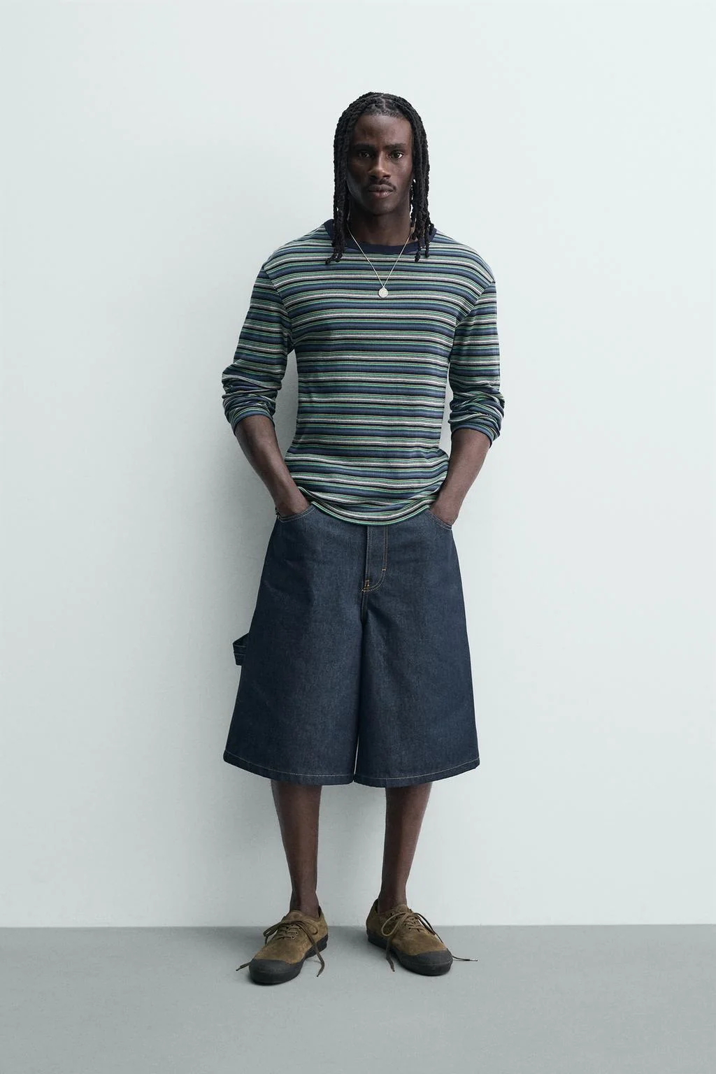 Джинсовые шорты с вышивкой на кармане — Новинки