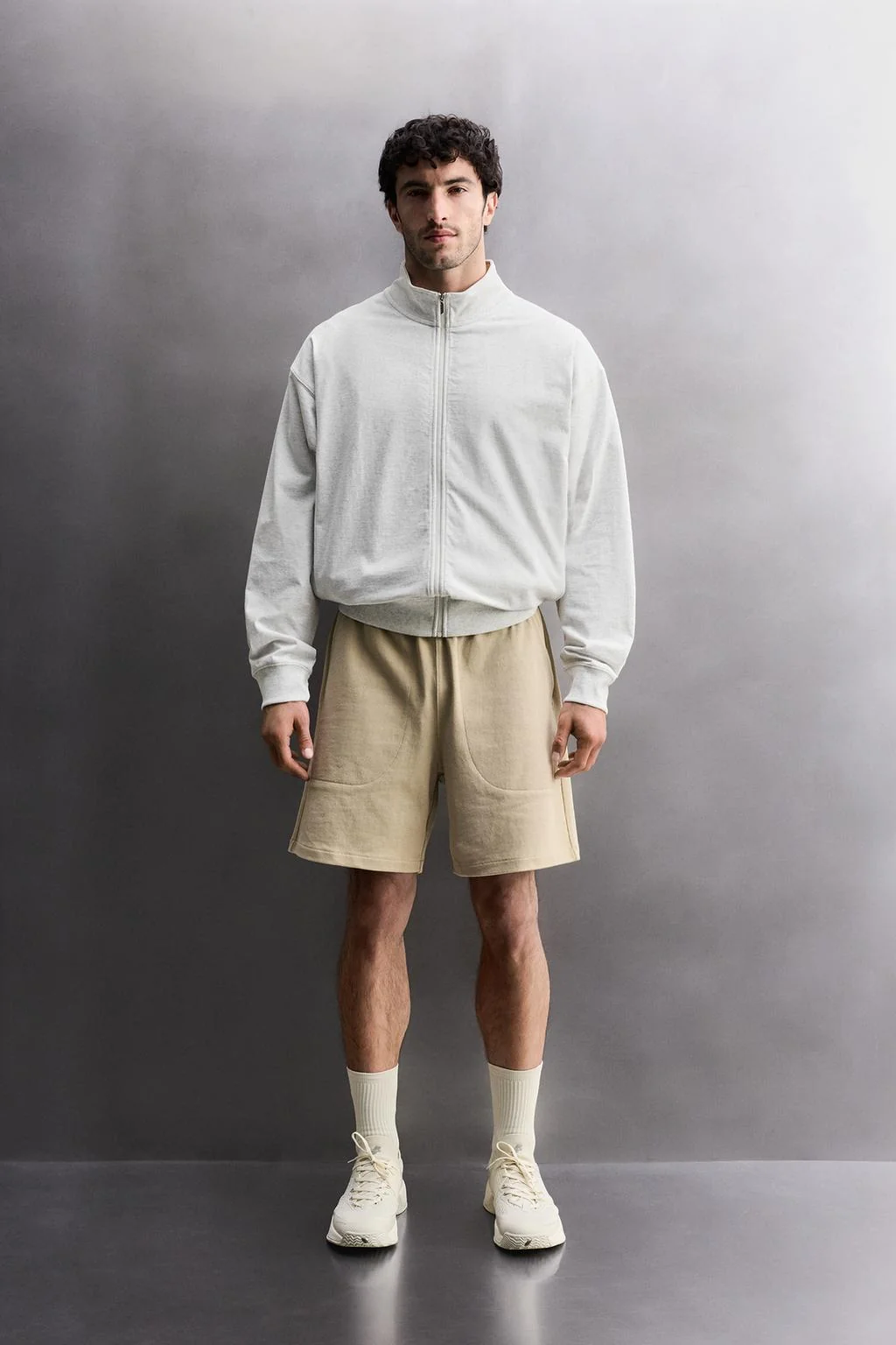 Свободный крой свитшот с четверть-застежкой — Мужское