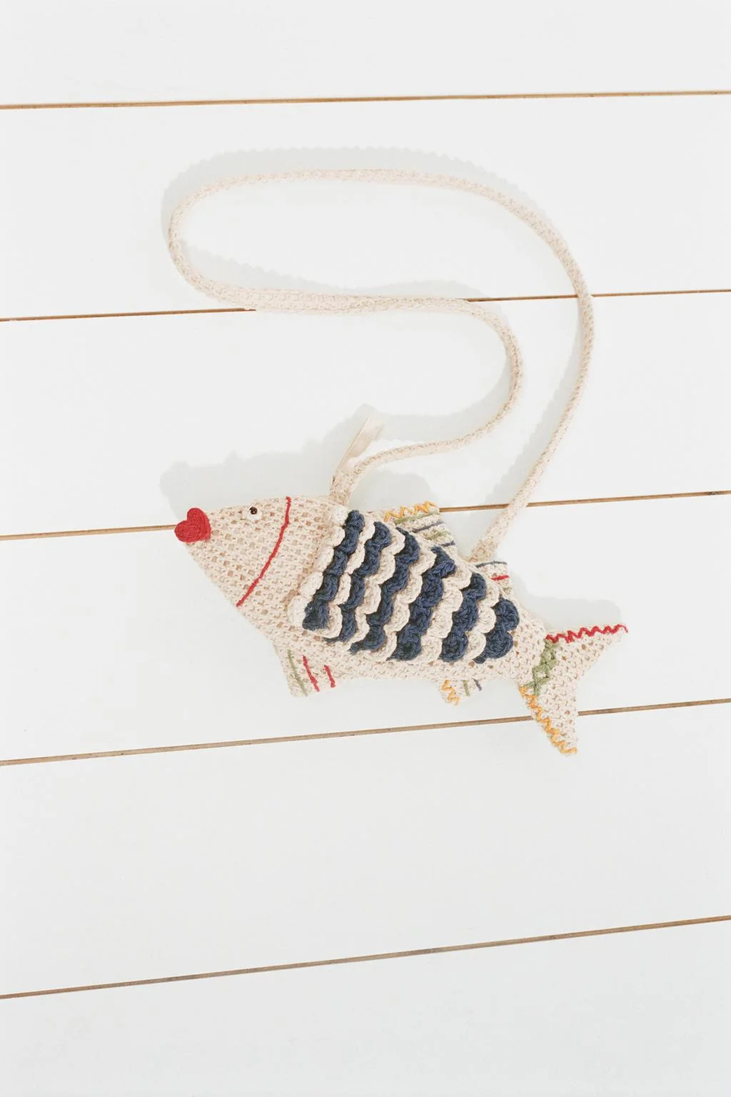 Сумка-кроссбоди крючком в виде рыбы