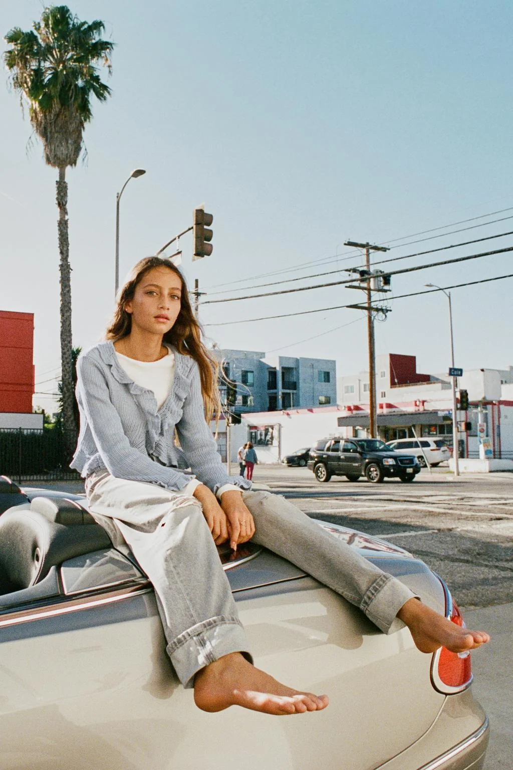 Джинсы с широкими ногами и заклепками — Коллекция