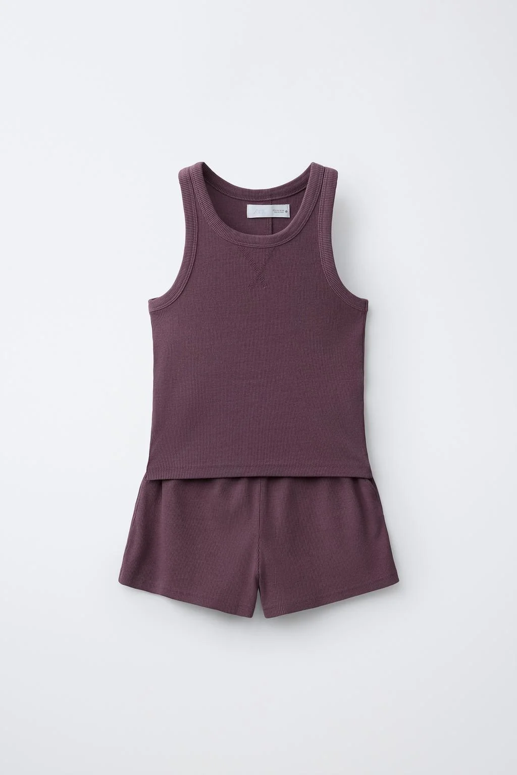 Комплект из футболки с рифленой спинкой и бermудскими шортами — Пре-тин