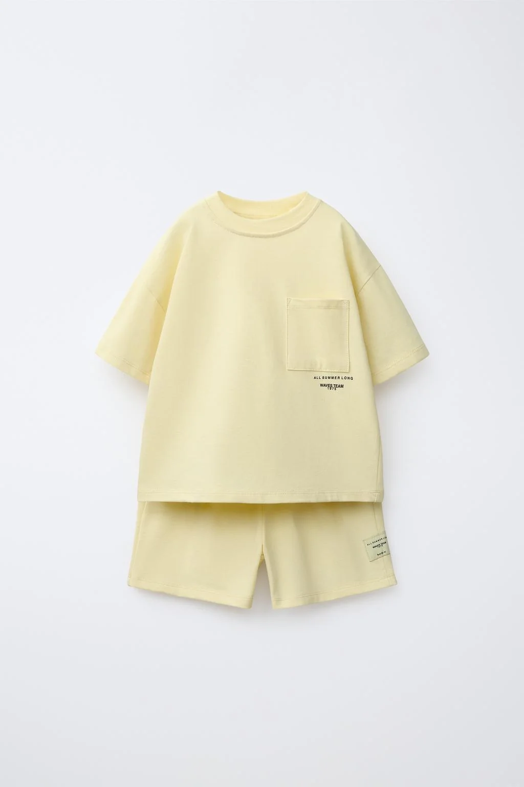 Комплект из джоггеров и бermудских шорт с однотонной футболкой — Мальчики