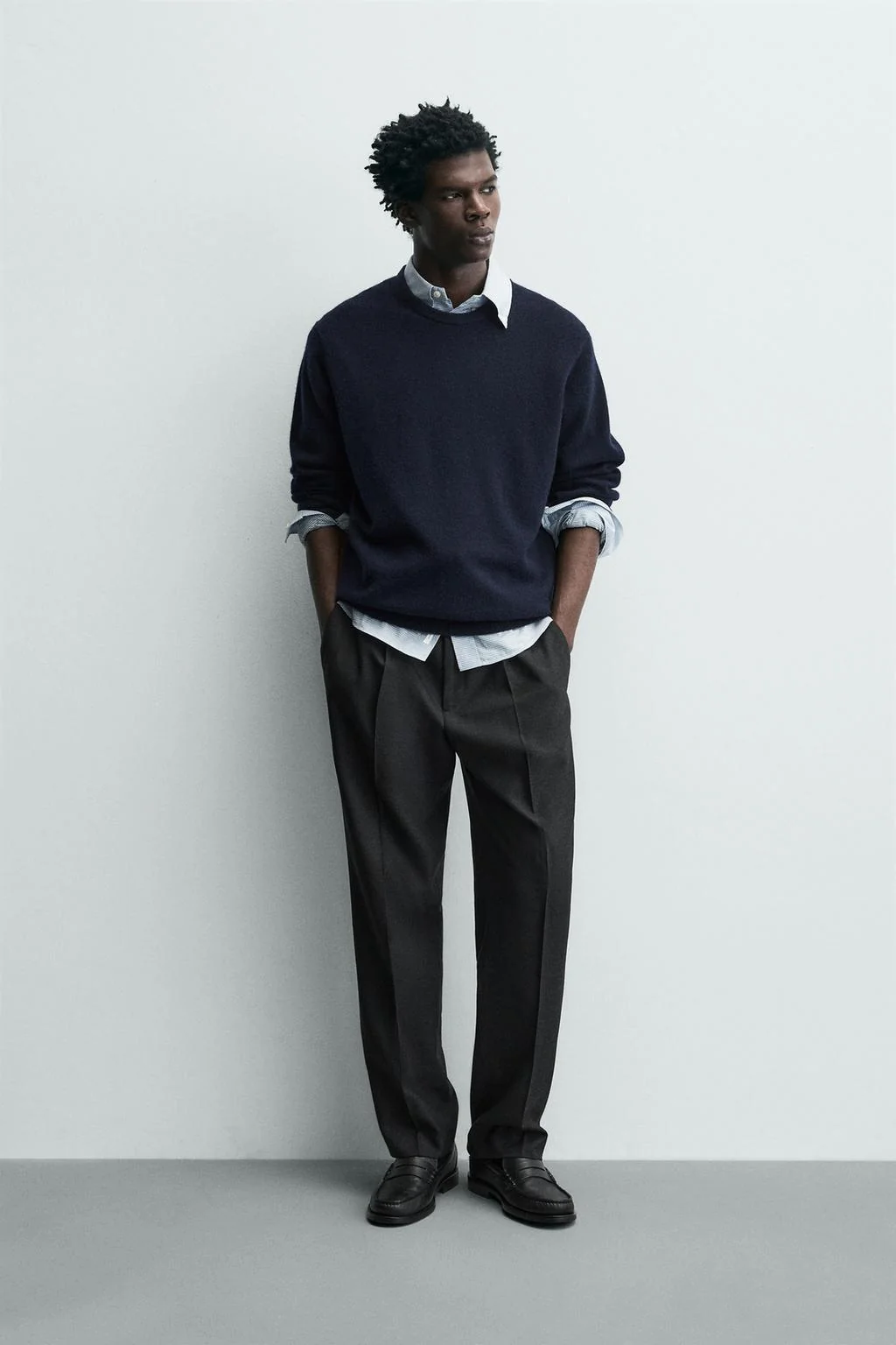 Брюки со складками регулярной посадки