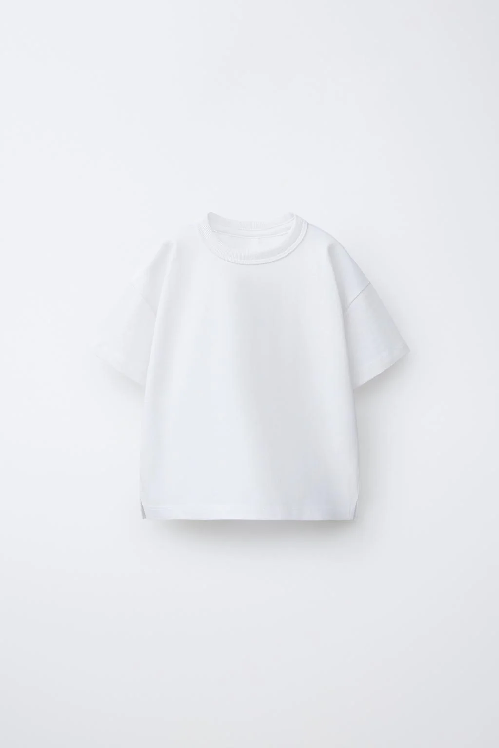 Базовая футболка из плотного хлопка