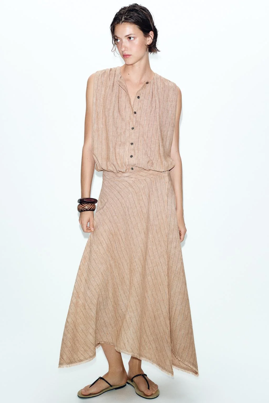 Асимметричная полосатая юбка