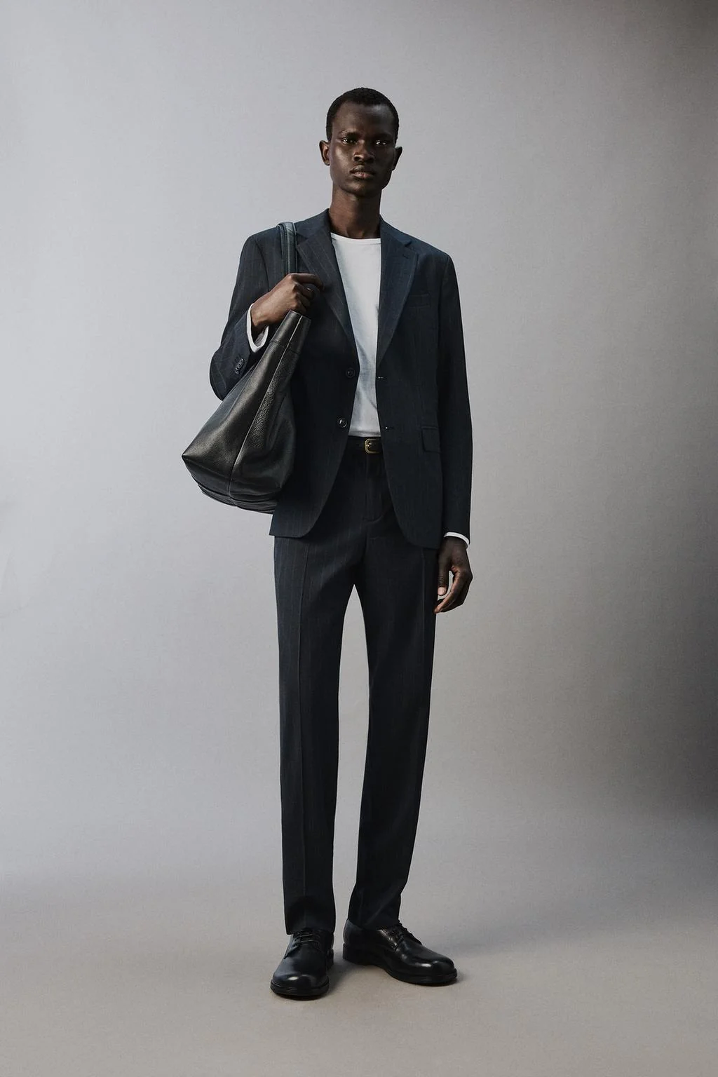 Пиджак костюма в полоску пинстрайп