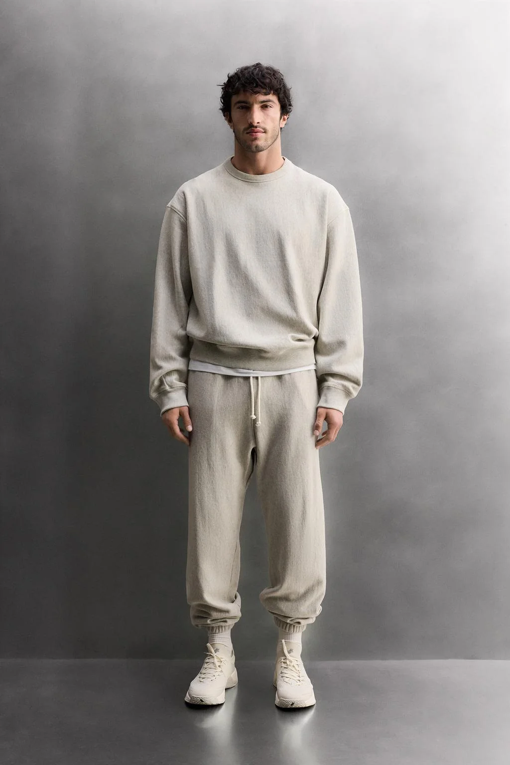 Свитшот Basic Training — Пульоверки | сутики