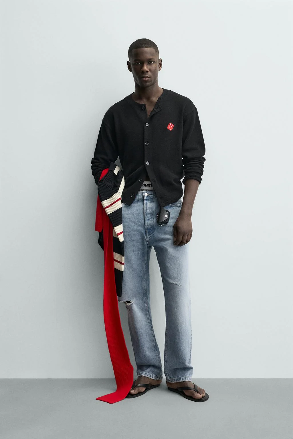 Кардиган с нашивкой в виде кубиков и сердечек