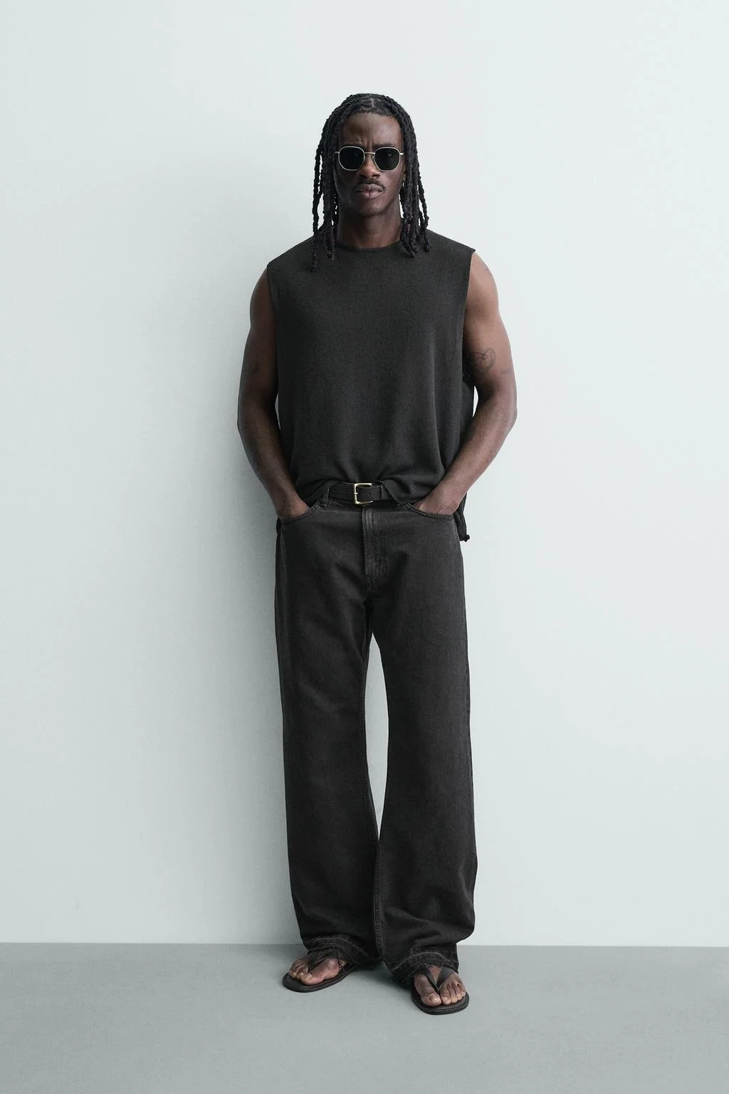 Трикотажный топ без рукавов с текстурой — Жилеты