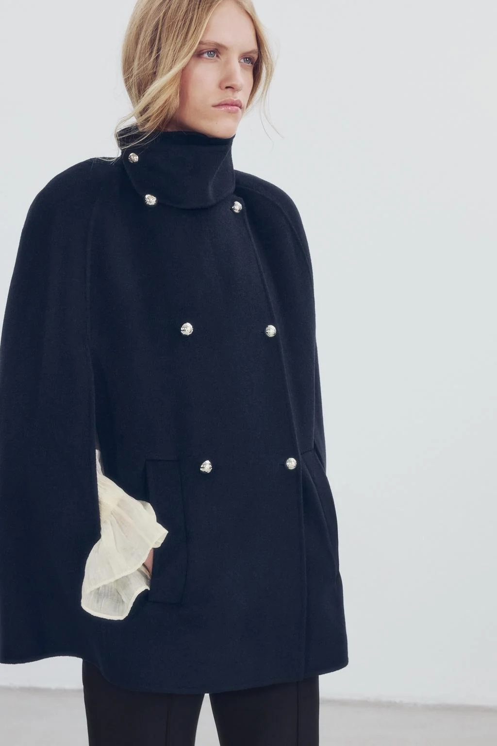 Накидка на пуговицах из смесовой шерсти ZW Collection