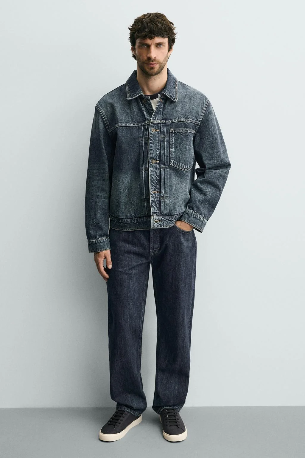 Базовые кроссовки