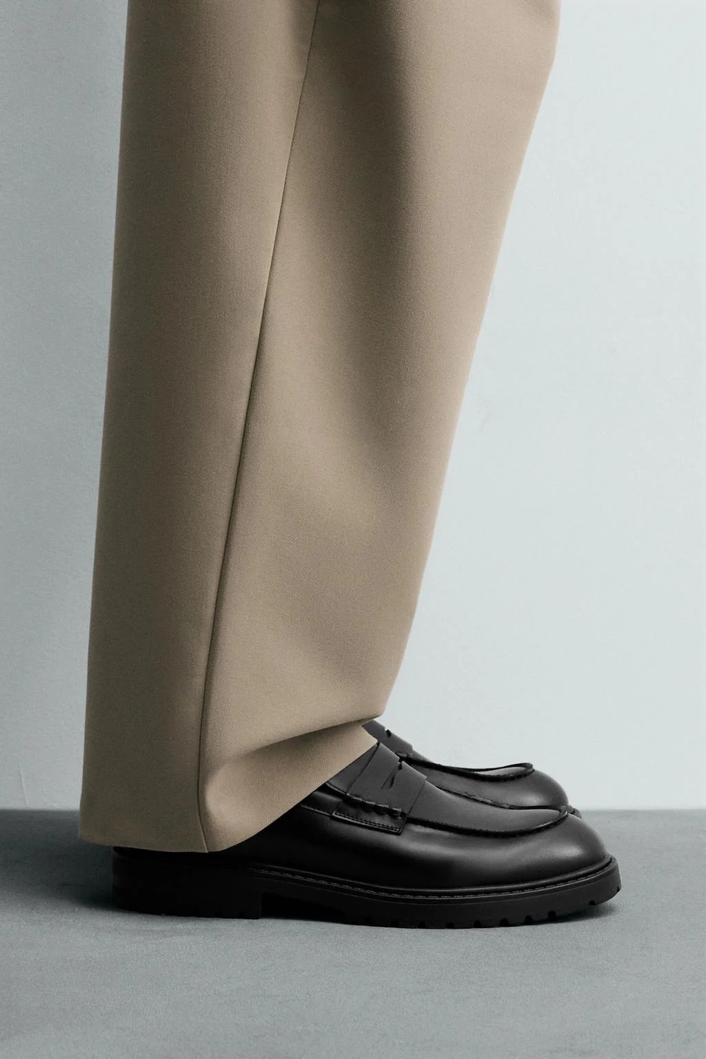 Лоферы пенни с подошвой трек