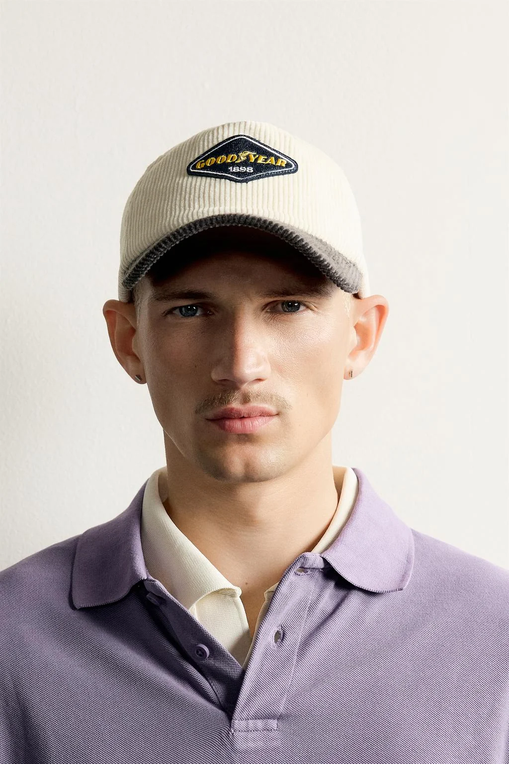Кепка из вельвета с заплаткой Goodyear©