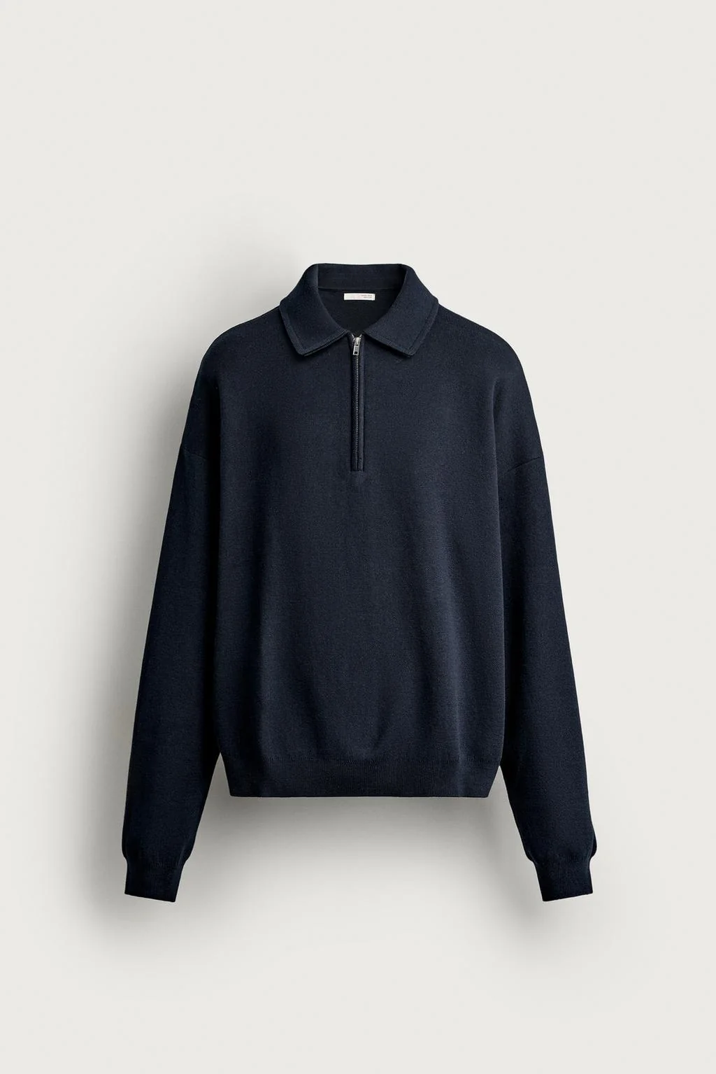 Трикотажное поло с четвертной молнией