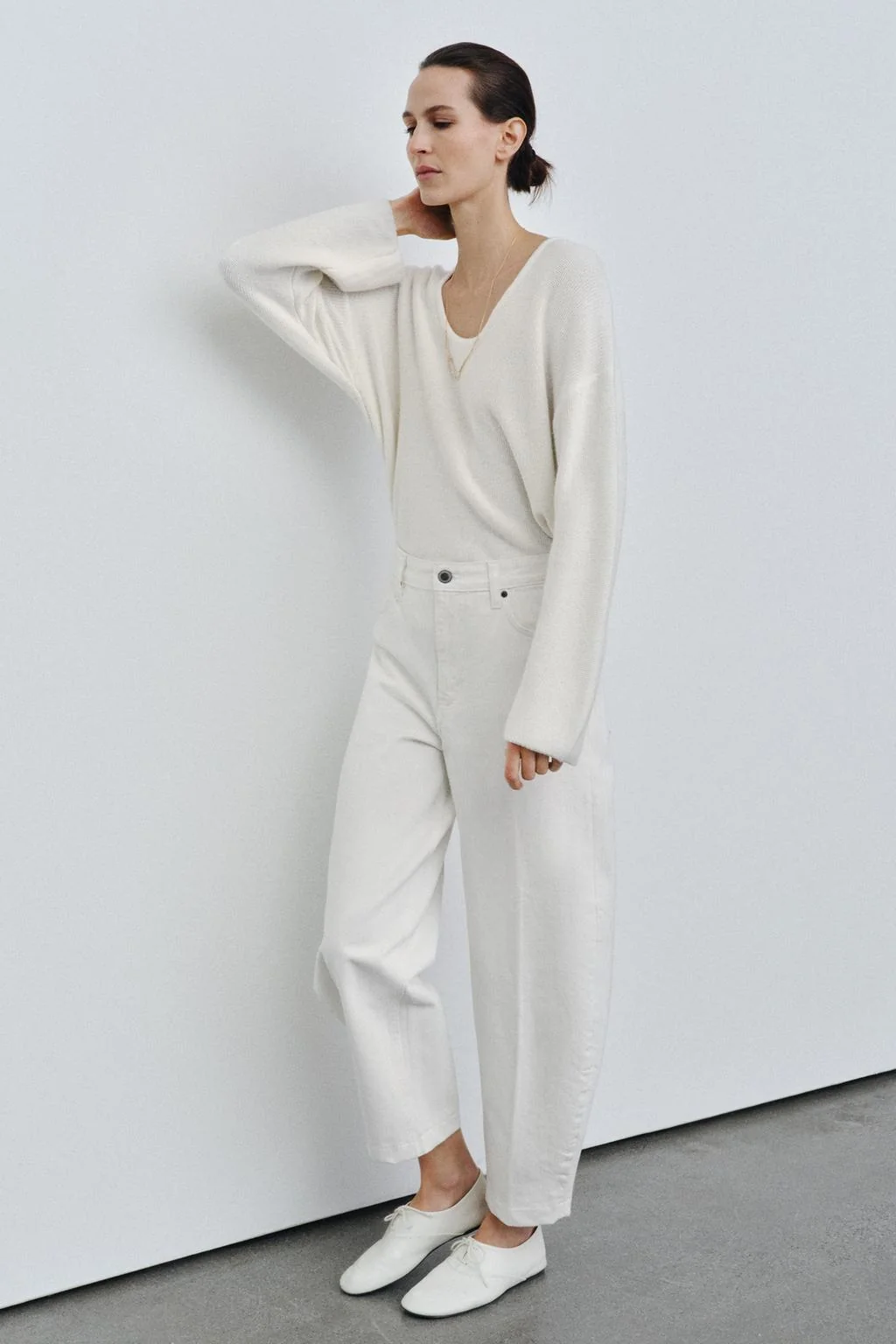 Трикотажный свитер с круглым вырезом