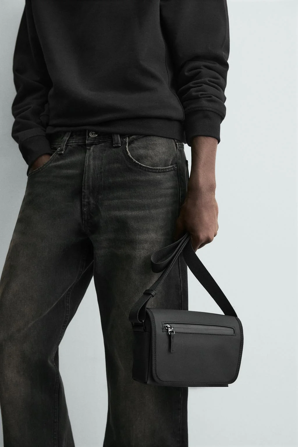 Резиновая сумка через плечо — Сумки через плечо