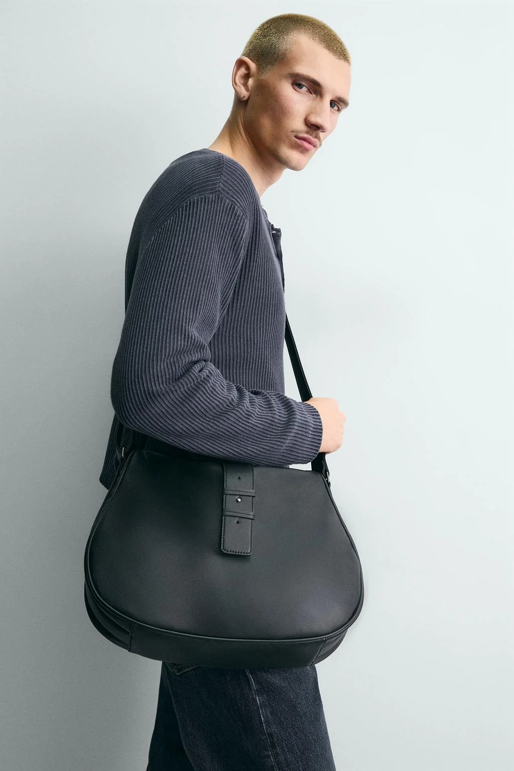 Обычная сумка через плечо