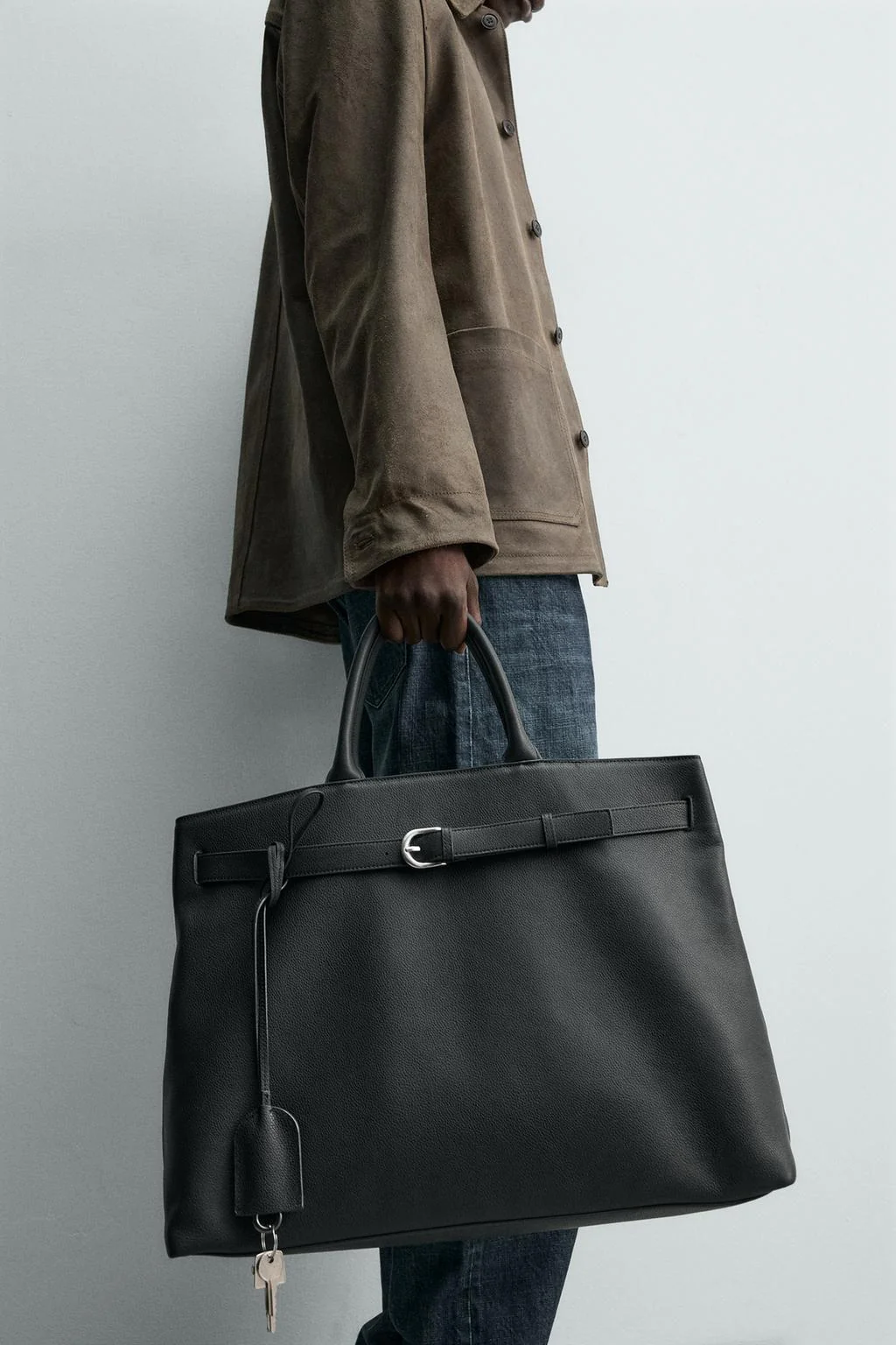 Сумка-хобби из кожи с ремнём — Как носить