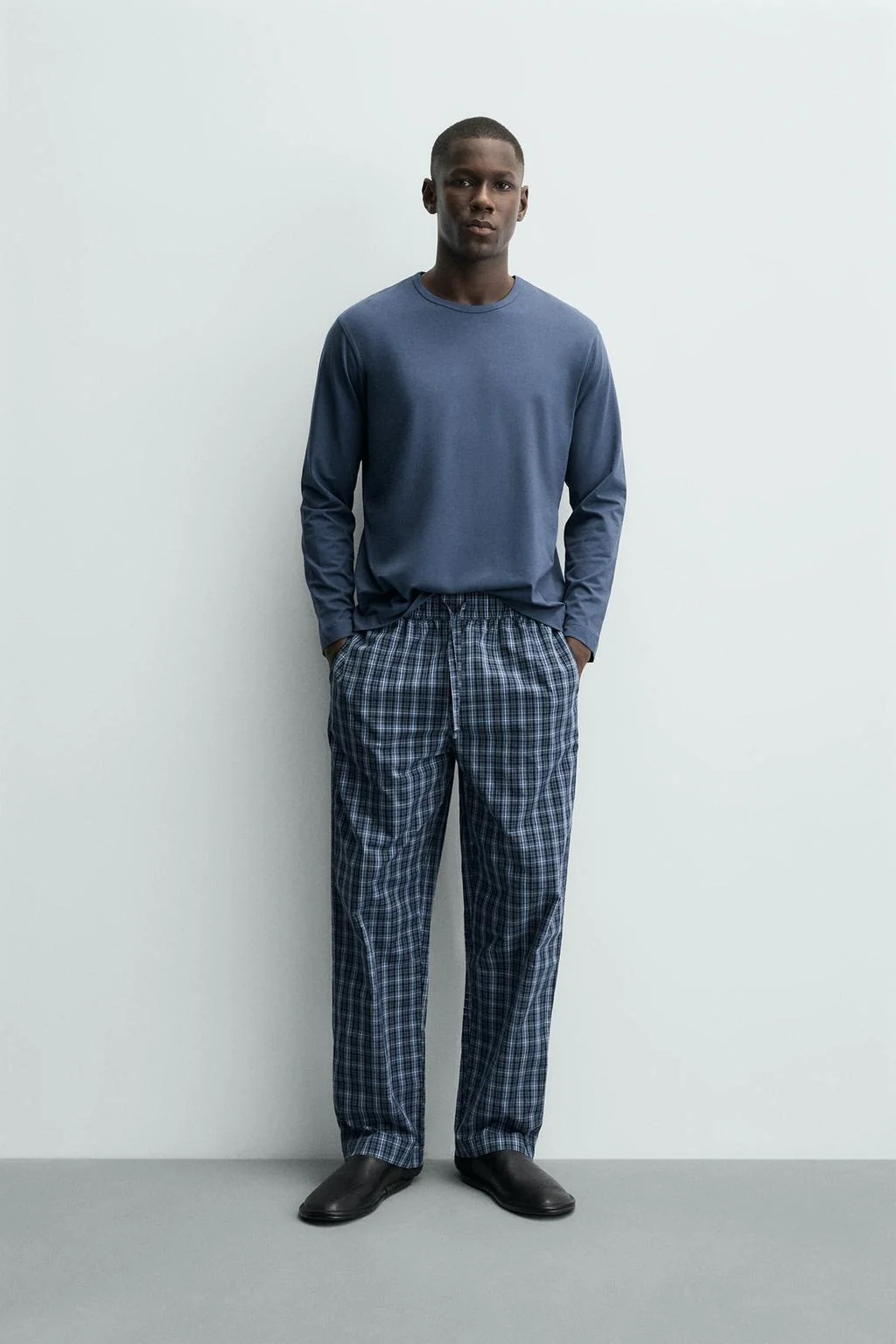 Пижамный набор в клетку с комбинированной рубашкой — Носки и пижамы