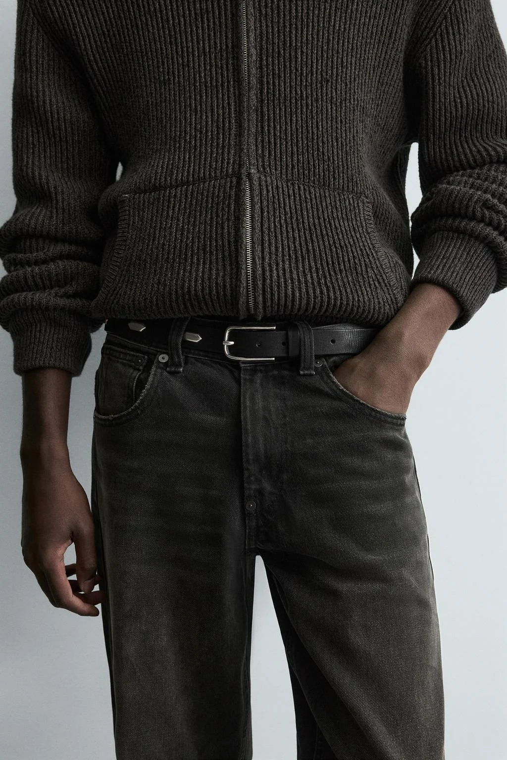 Кожаный пояс с заклёпками — Ремни