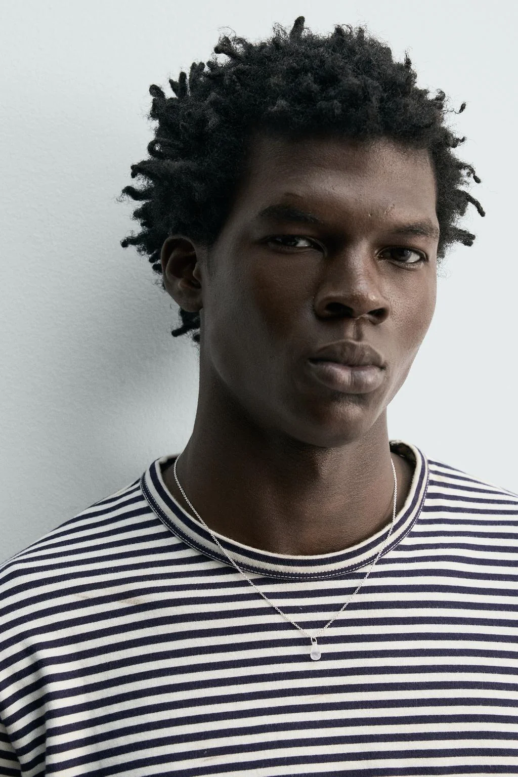 Цепочка с подвеской из камня