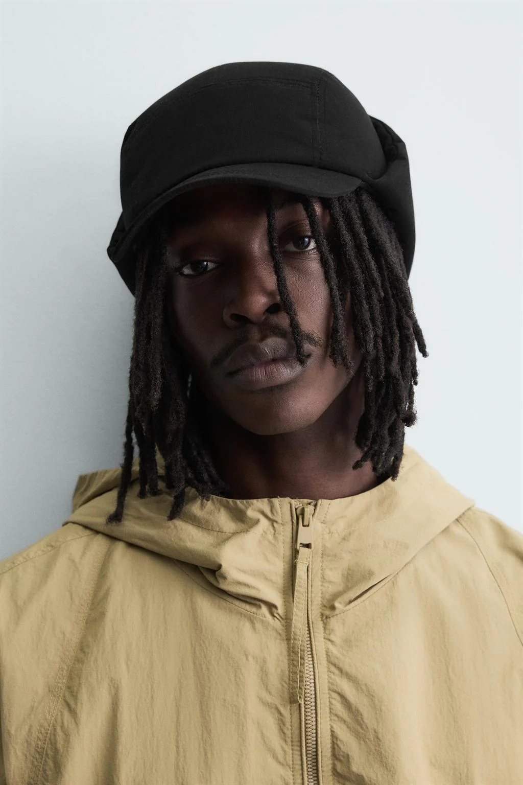 Утеплённая техническая кепка с наушниками