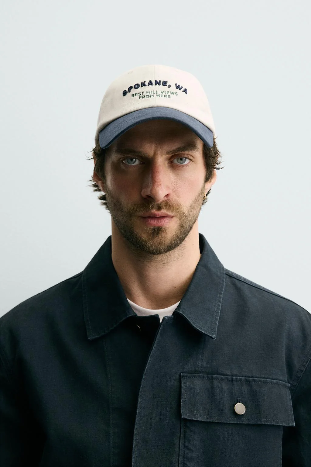 Кепка с вышивкой логотипа — Кепки