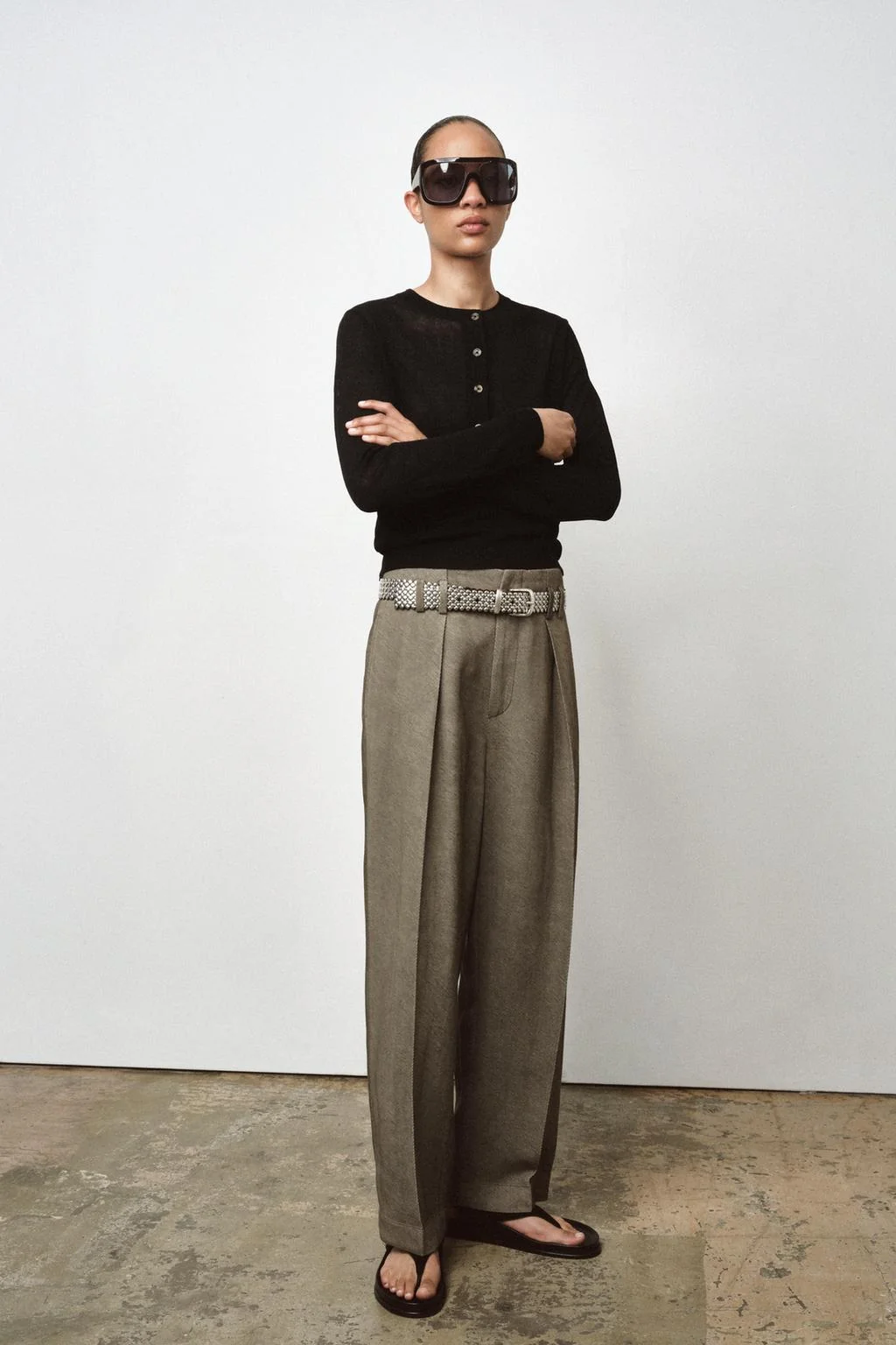 Трикотажный свитер в стиле хенли