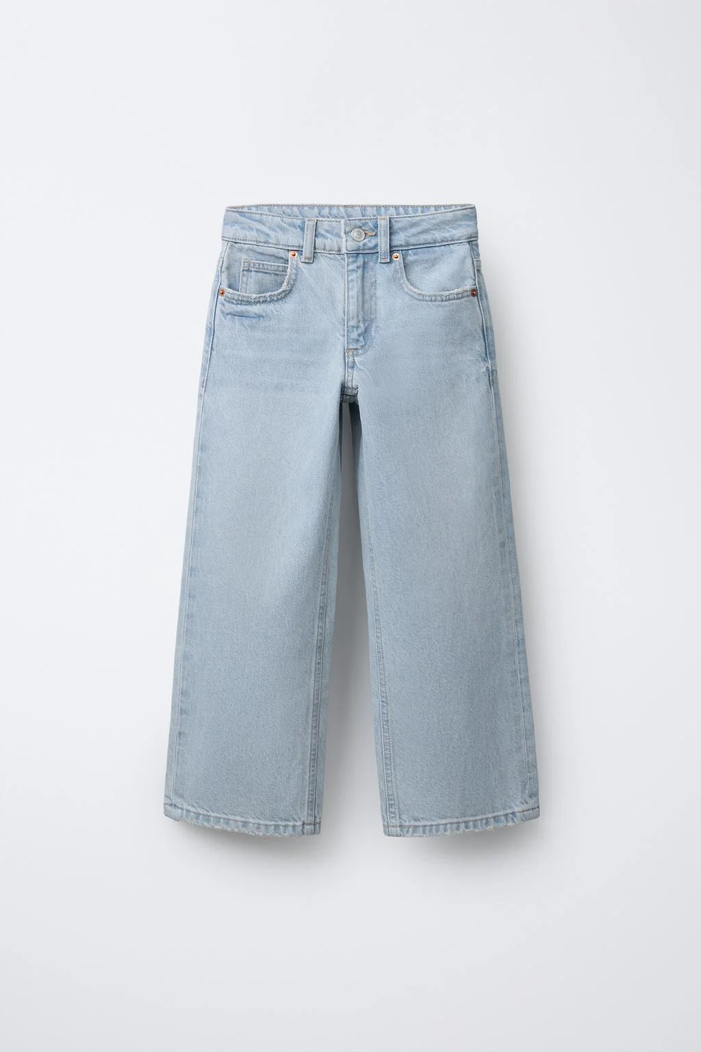 Джинсы с широкими штанинами