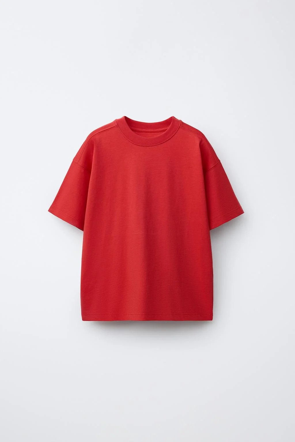 Однотонная футболка — КЛУБ ЧУДЕСНЫХ ДЕТЕЙ