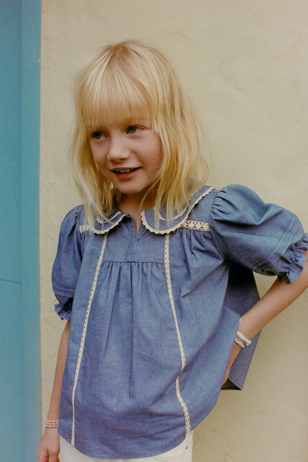 Блуза с контрастным кружевом — Блузки