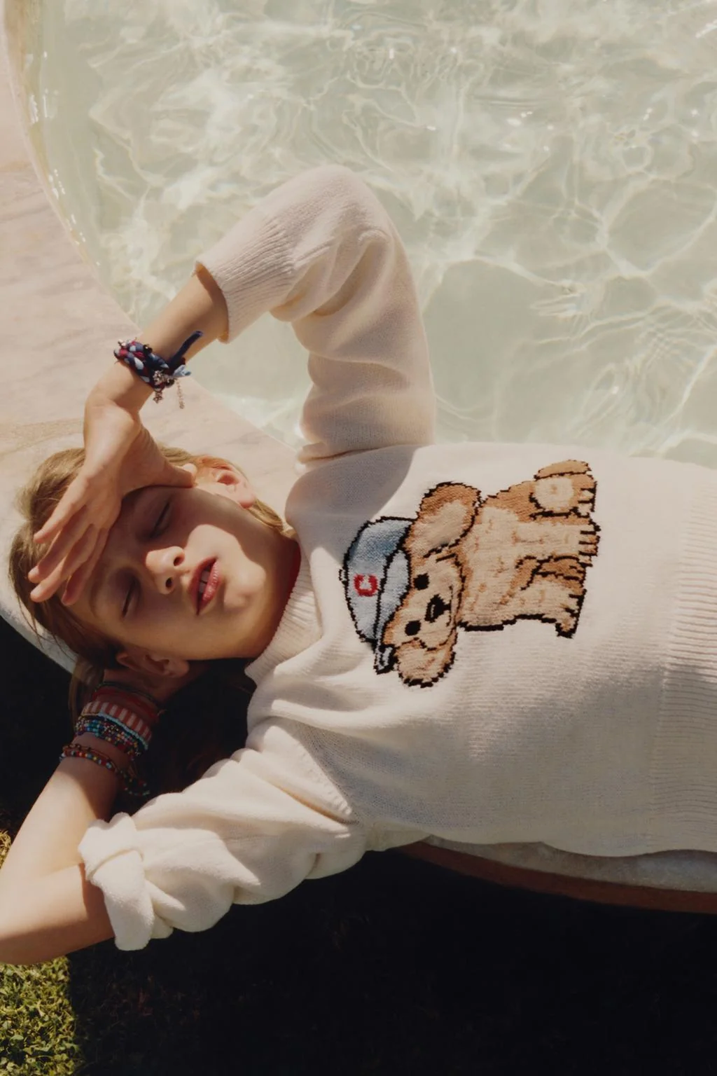 Свитер трикотажный с принтом собак — Сутки