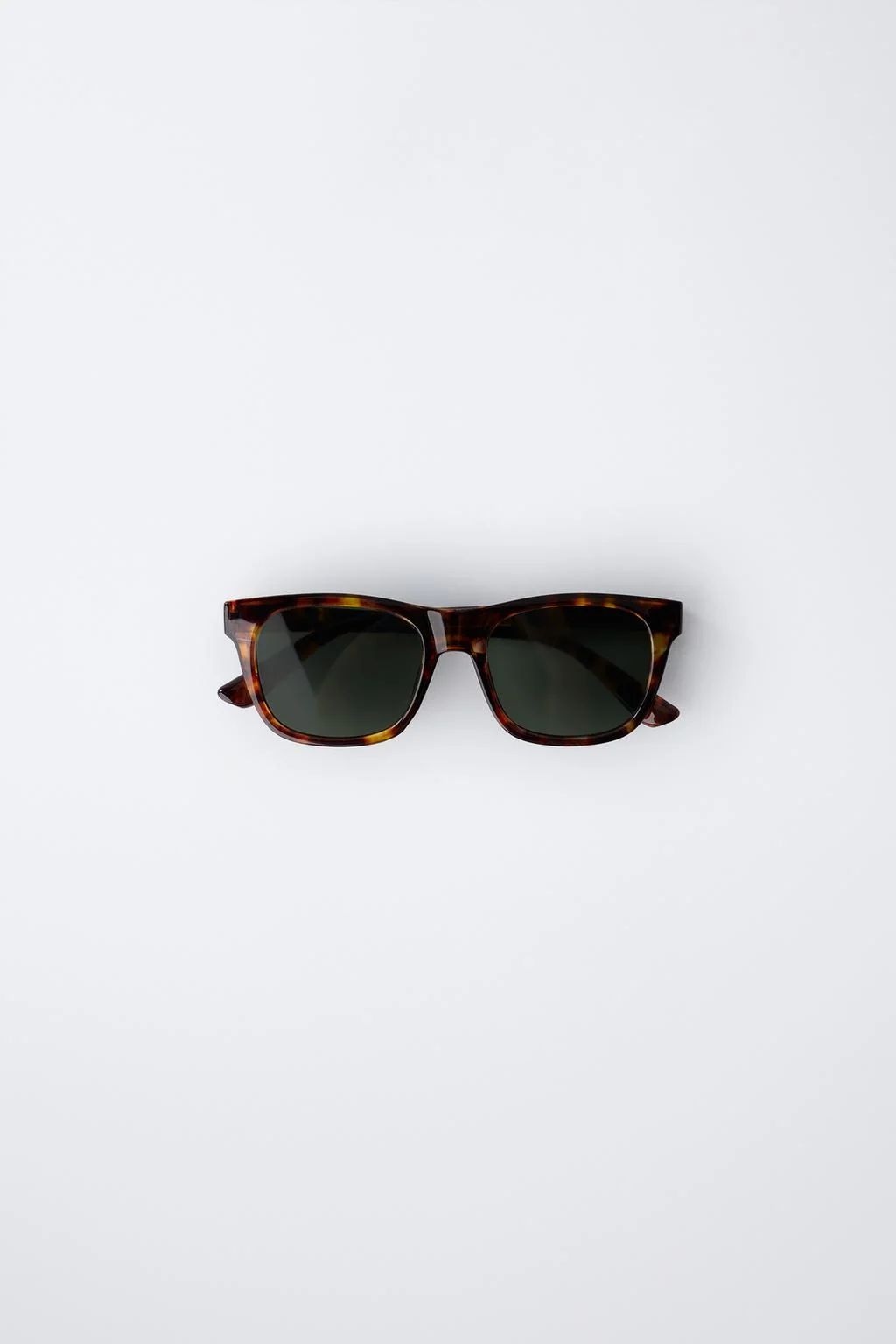 Прямоугольные солнцезащитные очки из смолы