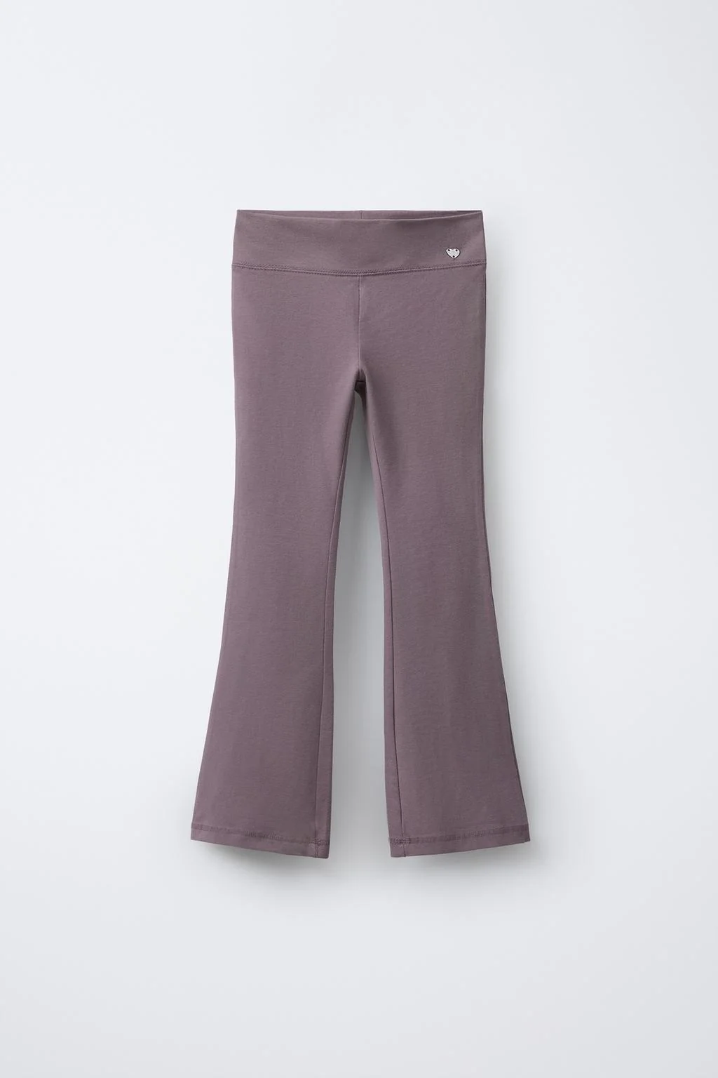 Леггинсы с расклешённой низом