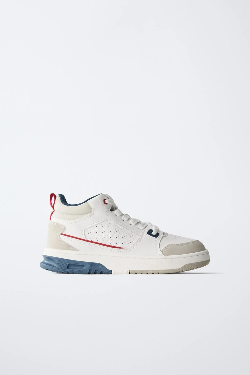 Высокие кроссовки с деталями — Специальные цены