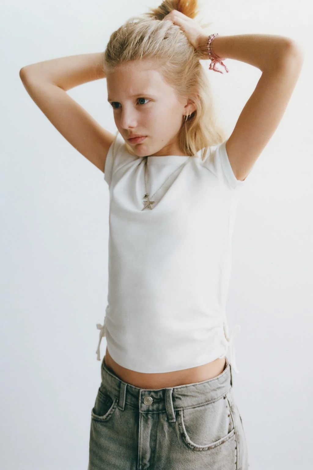 Футболка с вырезами-бантами из модала — Верхняя одежда