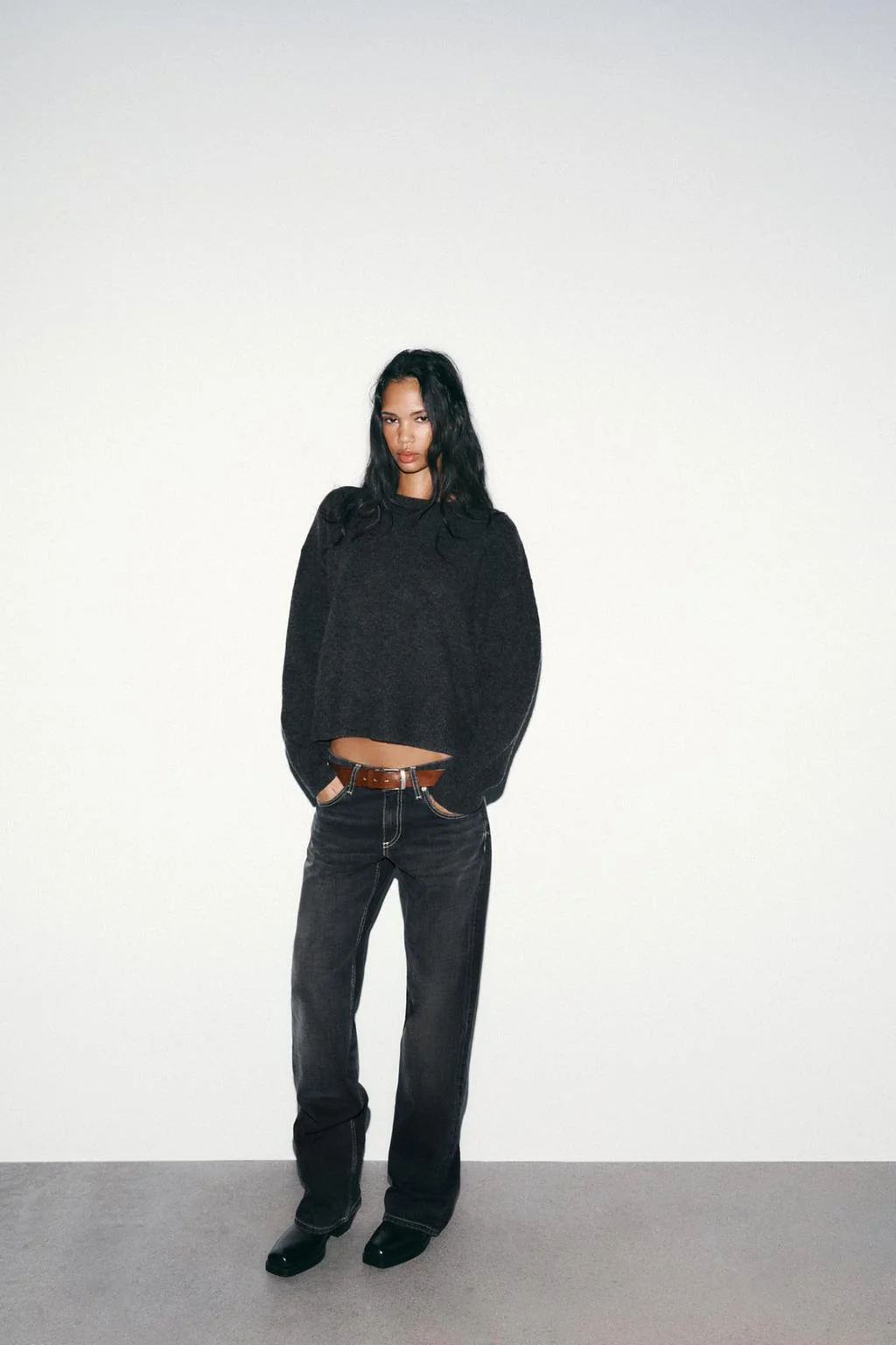 Трикотажный свитер из мягкого материала