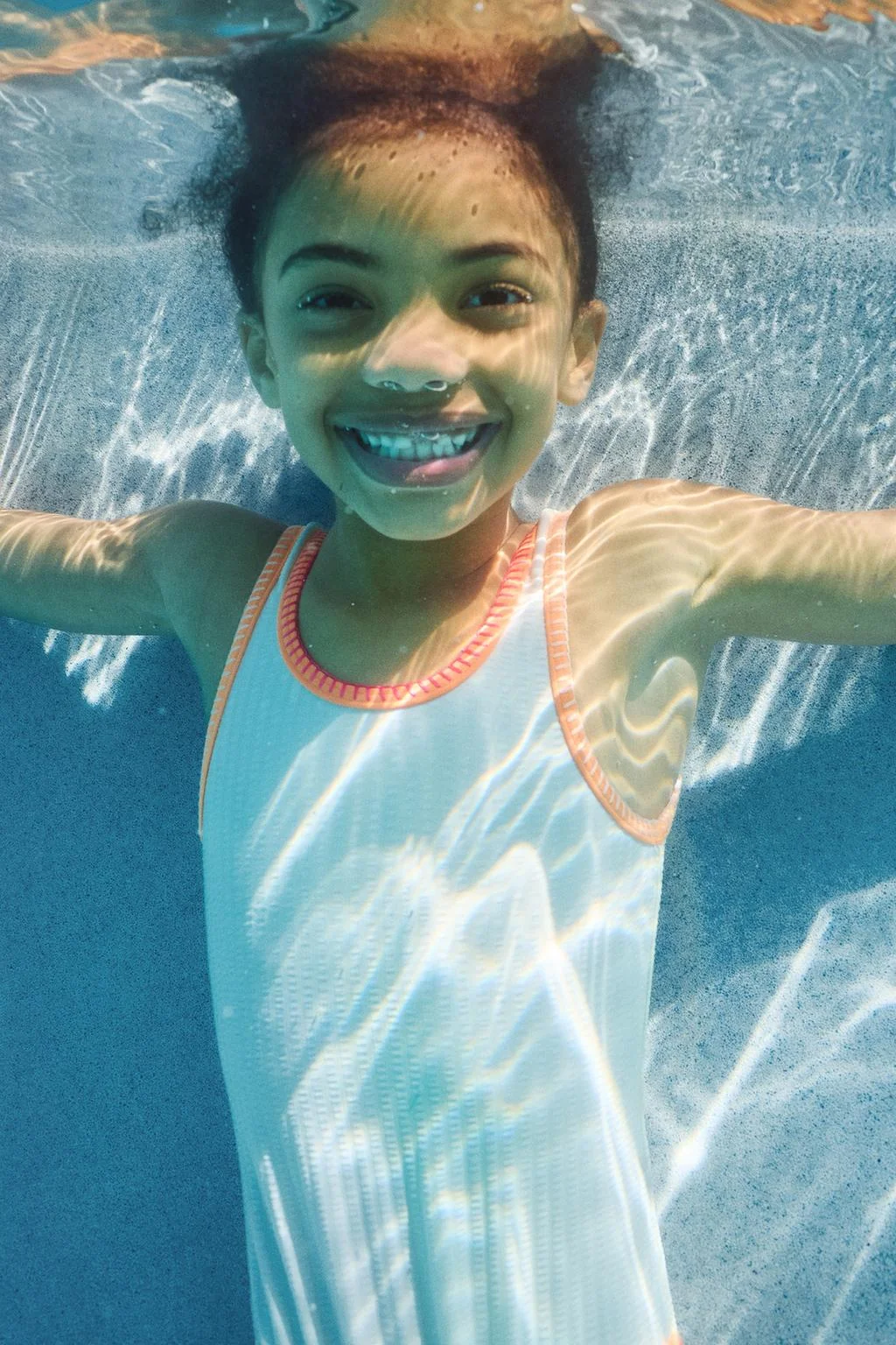 6–14 лет / купальник из сирсакера с контрастной окантовкой — 6-14 лет | девочка